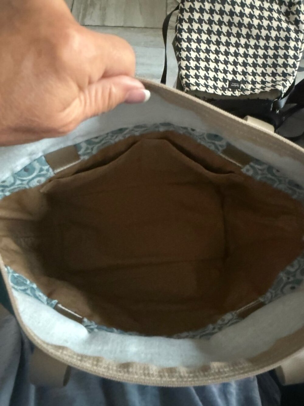 Madison Tote - Picture 3 of 3